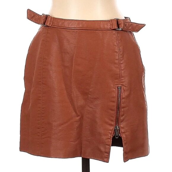 Free People Faux Leather Mini Skirt w Zip Slit - Picture 4 of 5